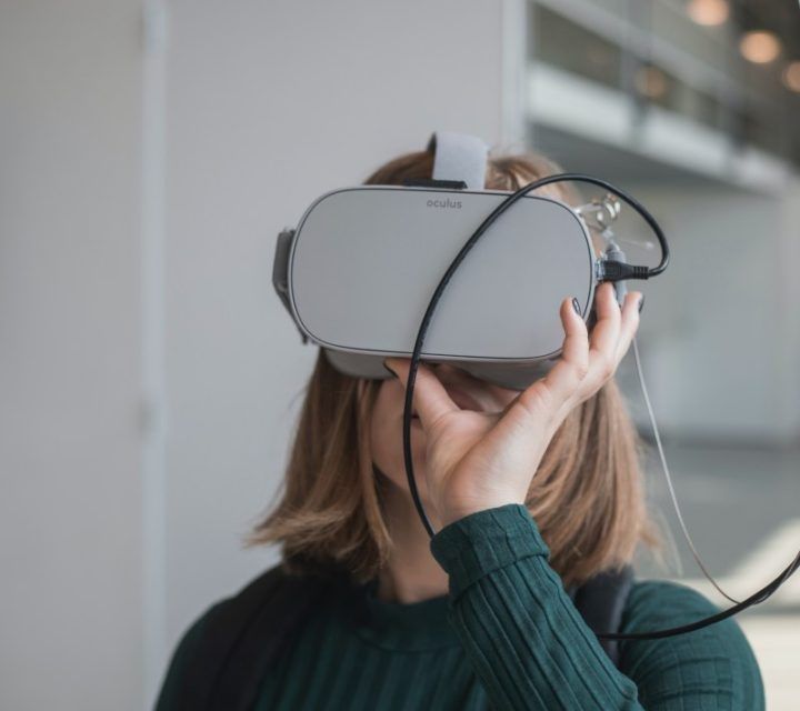 The Latest VR Set for You and Your Kids: A New Era of Home Entertainment 1 vr 2 - thayu.market